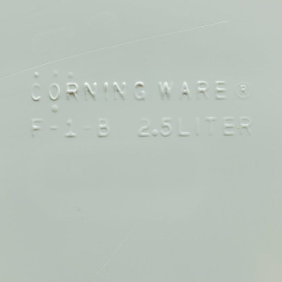 Corningware White Ribbed 2.5 Quart Casserole Baking Dish Corning Serving Bowl - Picture 5 of 5